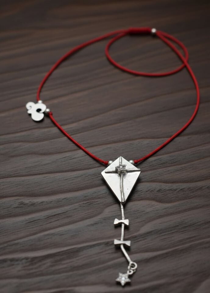 İpli uçurtma bulut gümüş kolye