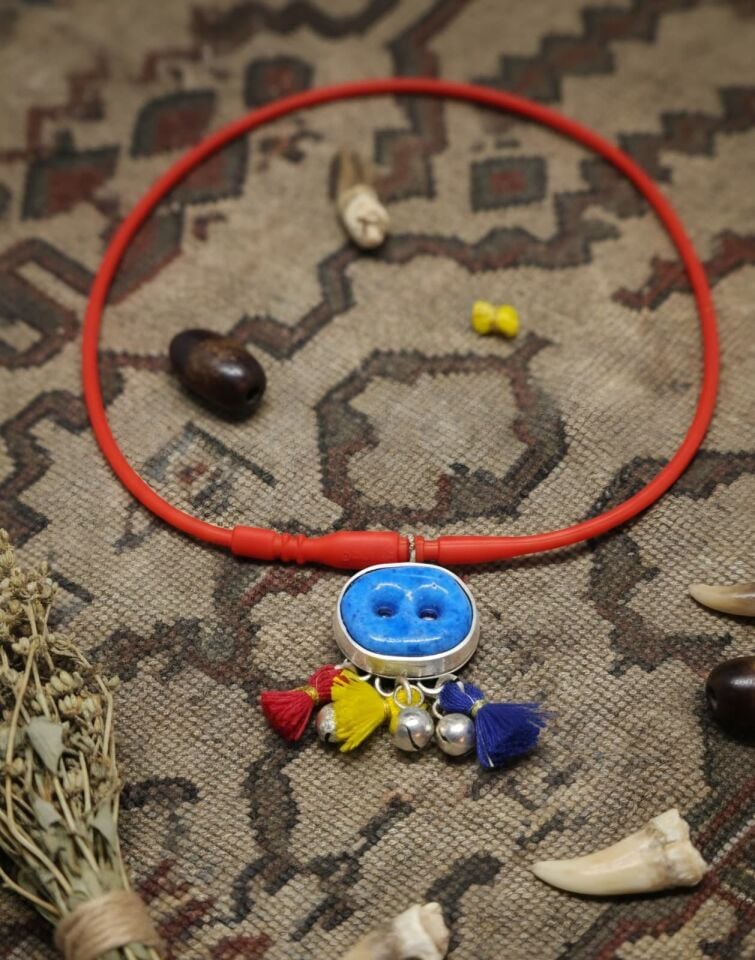 Kırmızı Mardin nazarlığı gümüş kolye