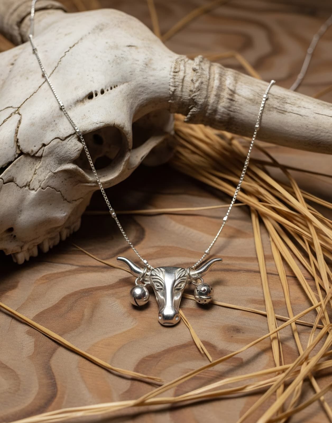 Şans boğası gümüş kolye