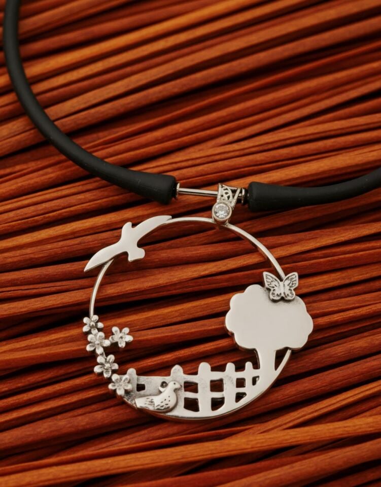 Çiftlik gümüş kolye