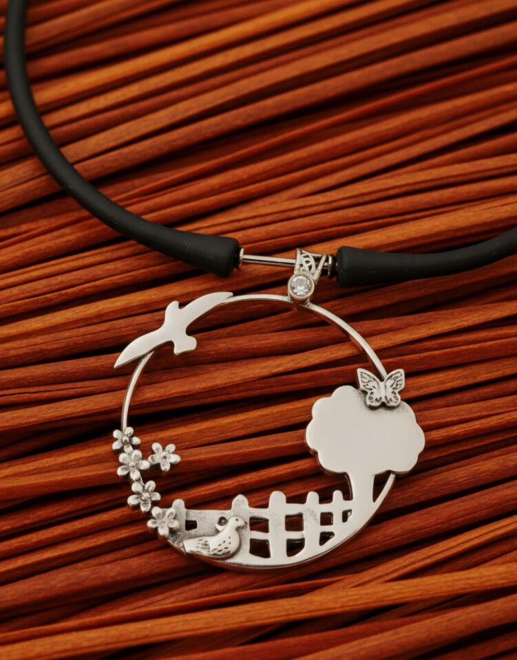 Çiftlik gümüş kolye