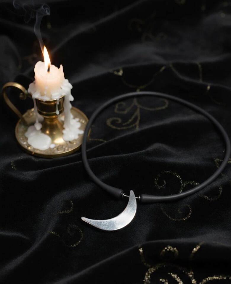 Hilal gümüş kolye