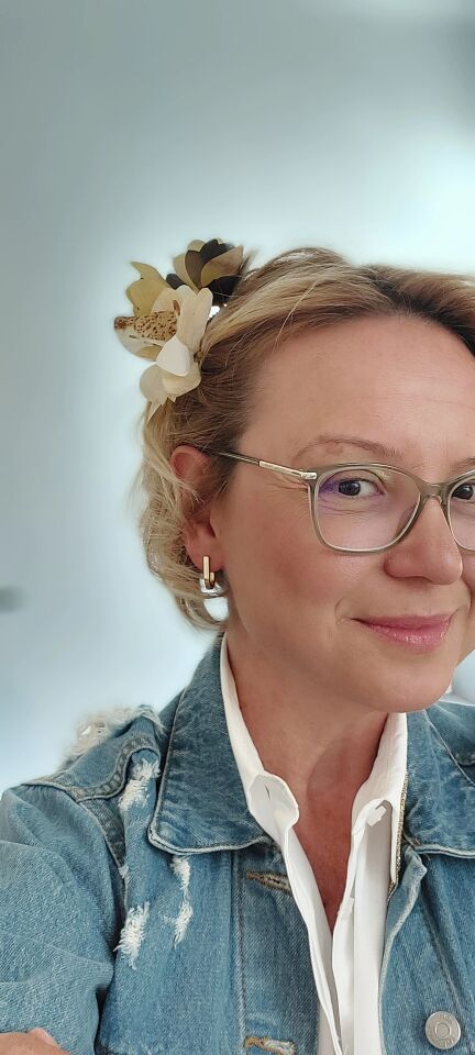 Bronz tokalı ipek çiçekli tarak saç tokası